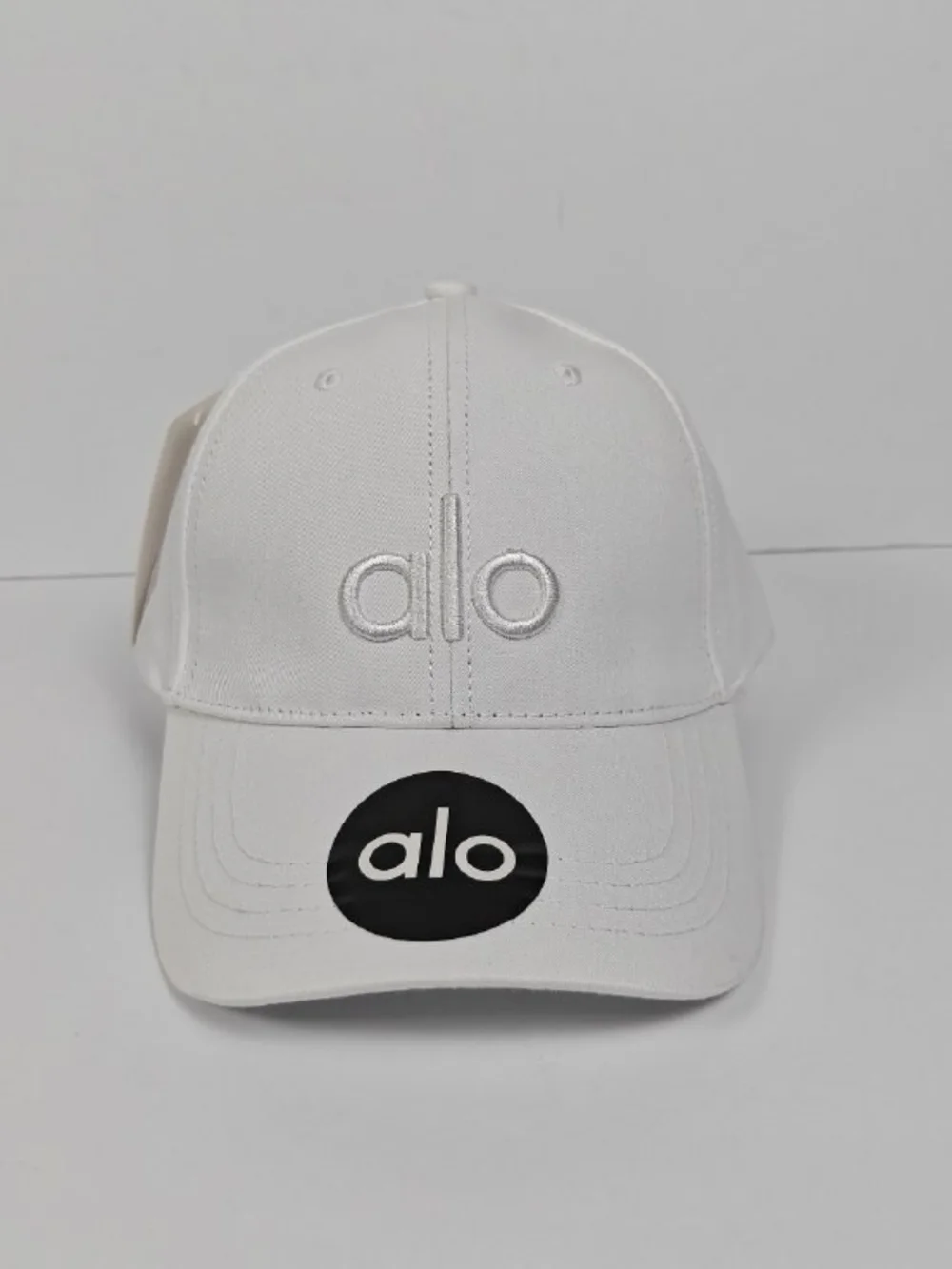 Alo Yoga Performance Off-Duty White Cap